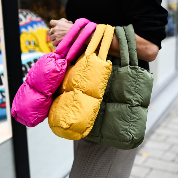 Flauschige Handtasche "PUFFY" grün