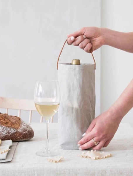 Weinkühler mit praktischer Tragetasche und herausnehmbaren Kühl-Pack. In der Farbe "Cashmere"