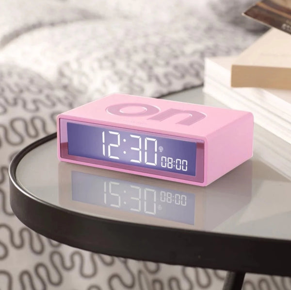 Reisewecker mit digitaler Uhr und Flip Effekt in Rosa