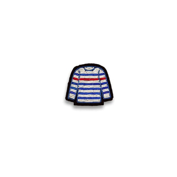 Brosche mit besticktem gestreiften (rot und blau) Pullover, weiß, blau, rot und schwarze Umrandung